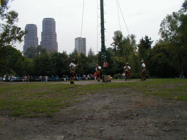 21-6-00 Danserne p� jorden igen