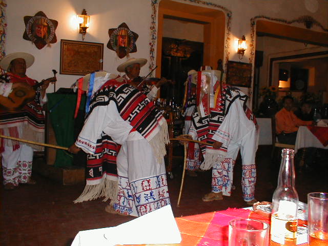 22-6-00 Mexicansk tr�sko dans