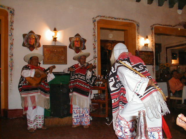 22-6-00 Mexicansk tr�sko dans