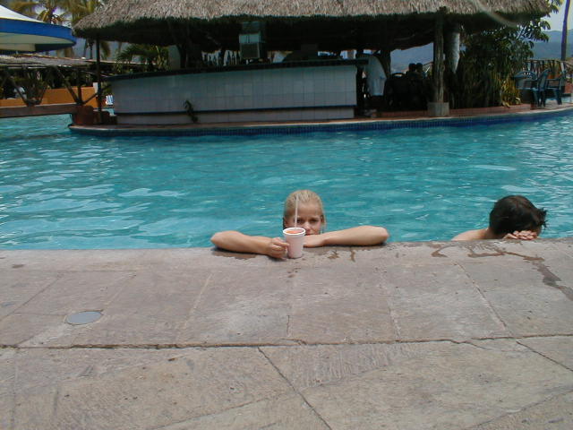 Gitte med en Barcadi lemon og sprite